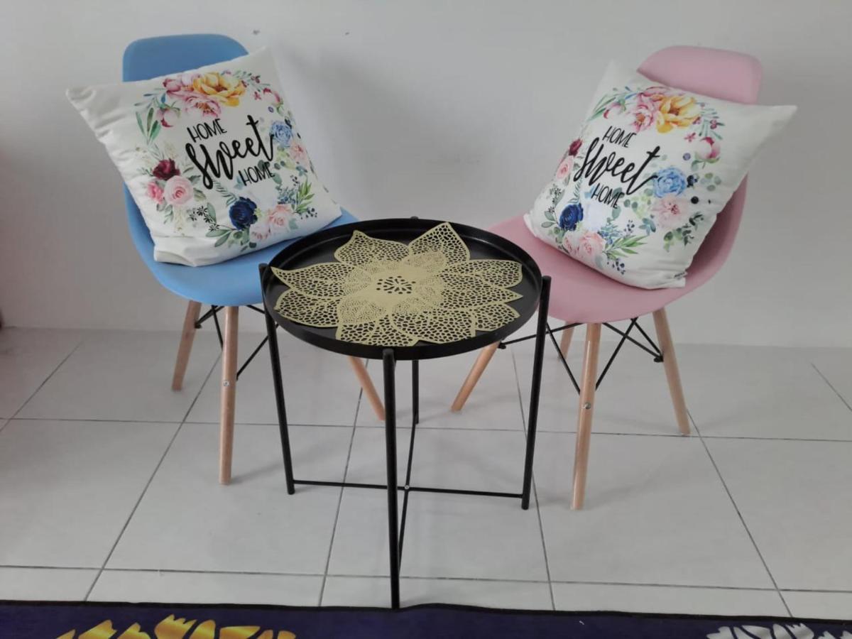 Impiana Homestay Near Putrajaya, Cyberjaya, Musliem Only,Wifi,Netflix Kampung Dengkil Esterno foto