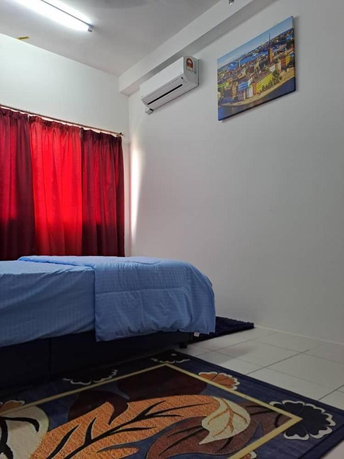 Impiana Homestay Near Putrajaya, Cyberjaya, Musliem Only,Wifi,Netflix Kampung Dengkil Esterno foto