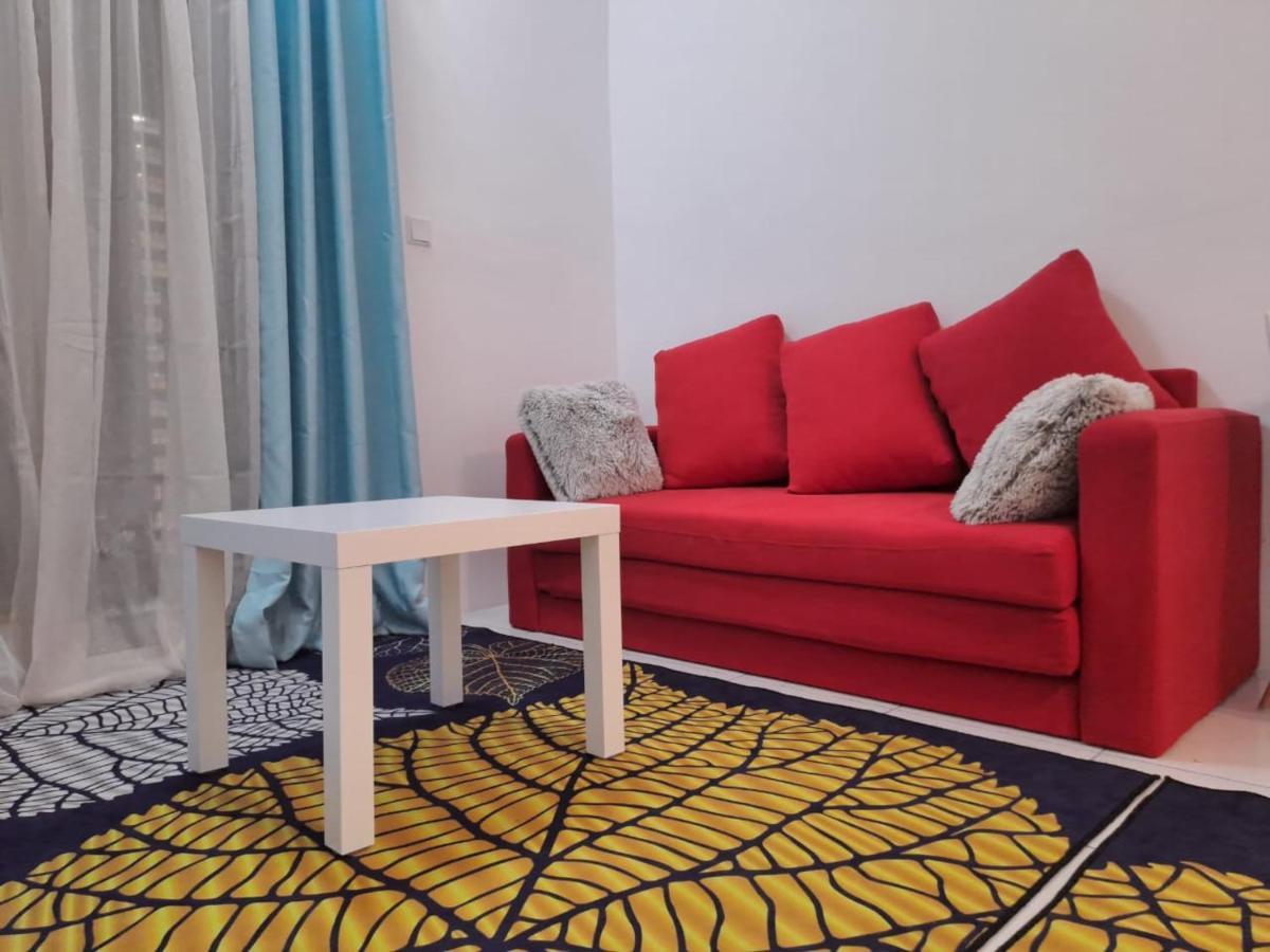 Impiana Homestay Near Putrajaya, Cyberjaya, Musliem Only,Wifi,Netflix Kampung Dengkil Esterno foto