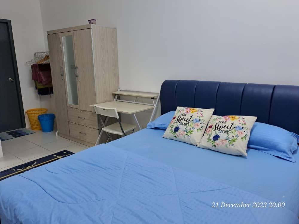 Impiana Homestay Near Putrajaya, Cyberjaya, Musliem Only,Wifi,Netflix Kampung Dengkil Esterno foto