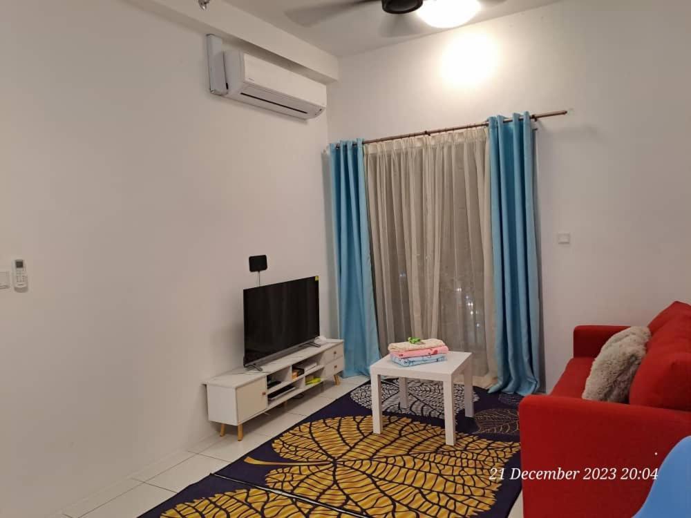 Impiana Homestay Near Putrajaya, Cyberjaya, Musliem Only,Wifi,Netflix Kampung Dengkil Esterno foto